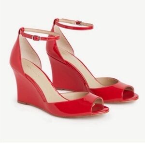 Ann Taylor Dagny red crimson patent wedge sz 6